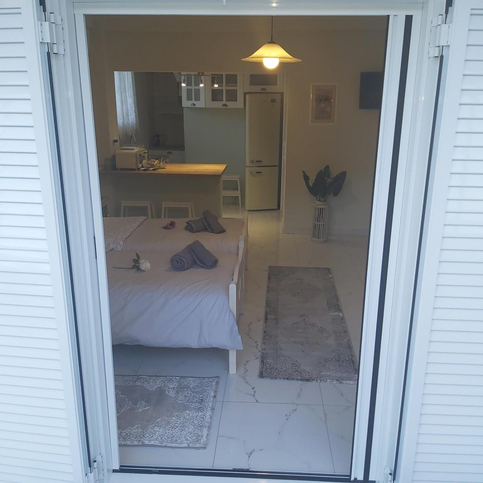 Apartment Eytyhias Yard In Poros *
